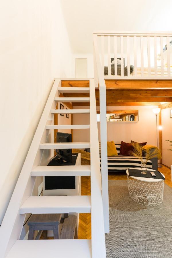 Lovely Little Loft In The Heart Of Apartment *
