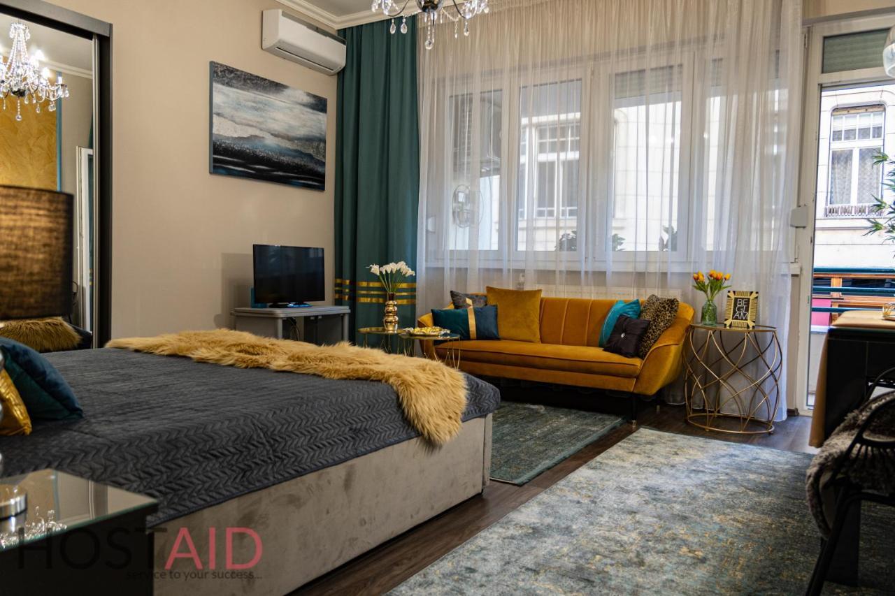 V68 Design - Hostaid Budapest