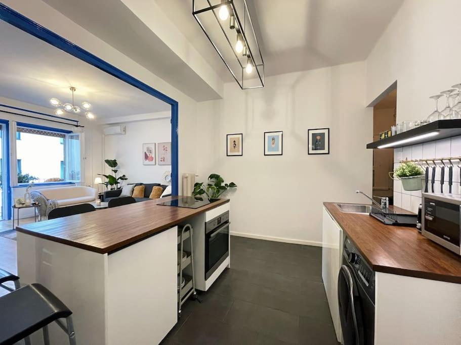 Deak Charming Apa With Balcony Apartamento
