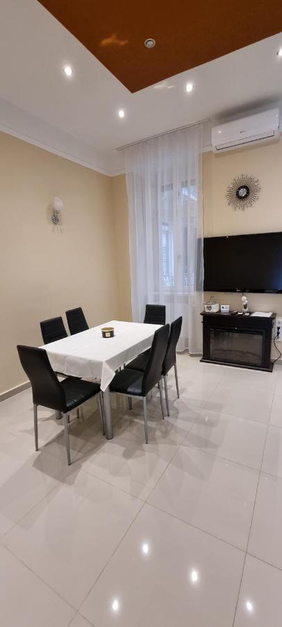 Hungary Westend Apartment *