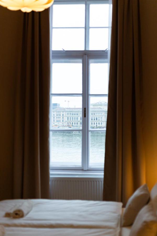 Danube Waterfront View At Chain Bridge *
