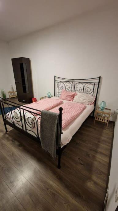 Perfect Located Flat With Gametable Appartamento
