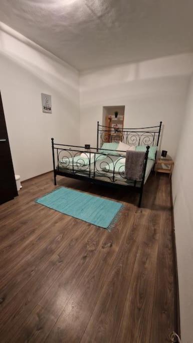 Perfect Located Flat With Gametable Appartement *