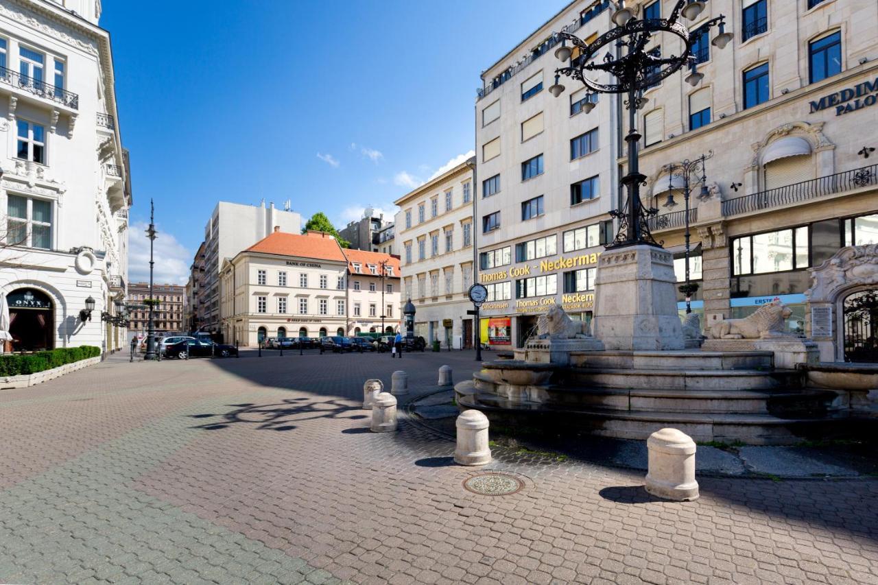 Square 2 Bedrooms - Michaelides Voeroesmarty Square Residences