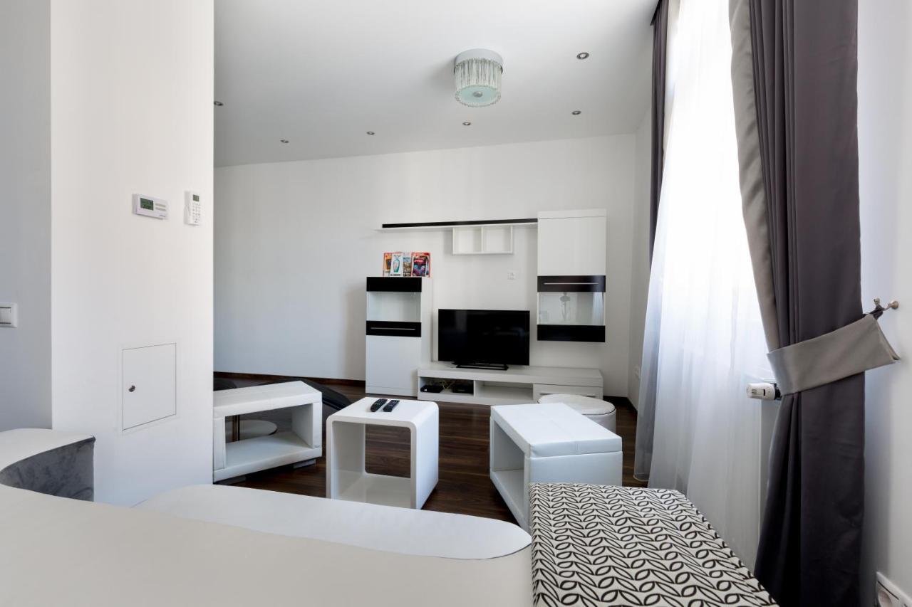 Square 2 Bedrooms - Michaelides Voeroesmarty Square Residences Apartamento Budapest