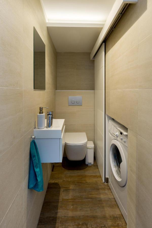 Square 2 Bedrooms - Michaelides Voeroesmarty Square Residences *