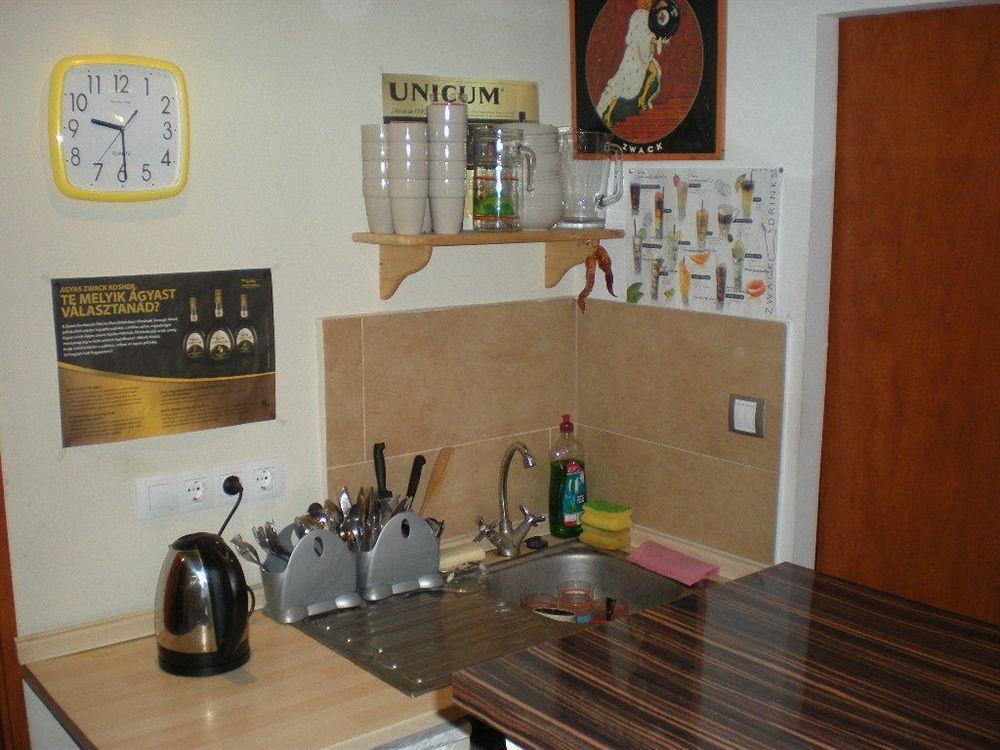 Elvis Guest house