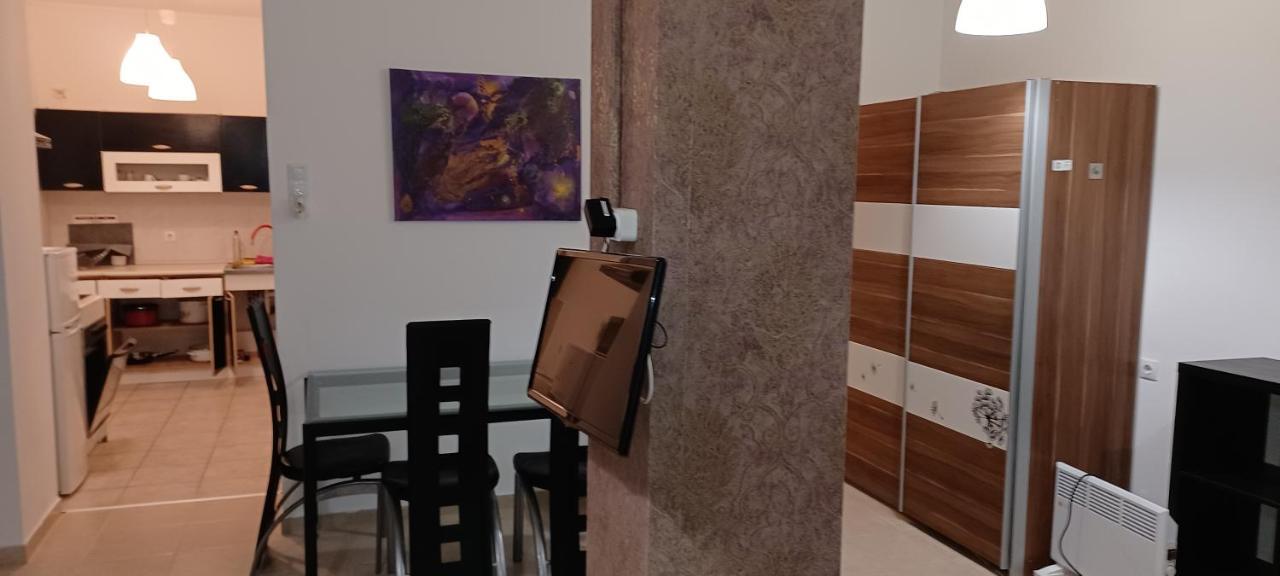 2 Apartment *