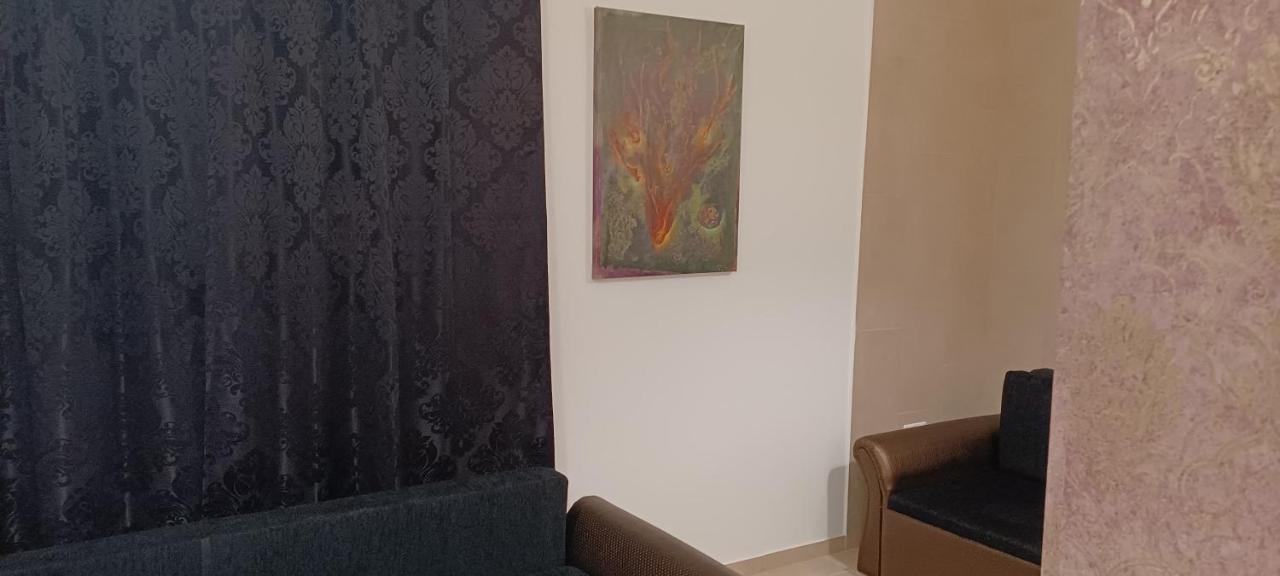 2 Apartment *
