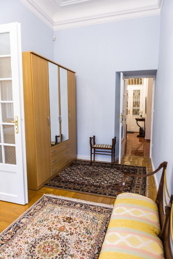 Luxury Downtown 3 Bedroom By Synagoge With Beautiful View * Budapeszt