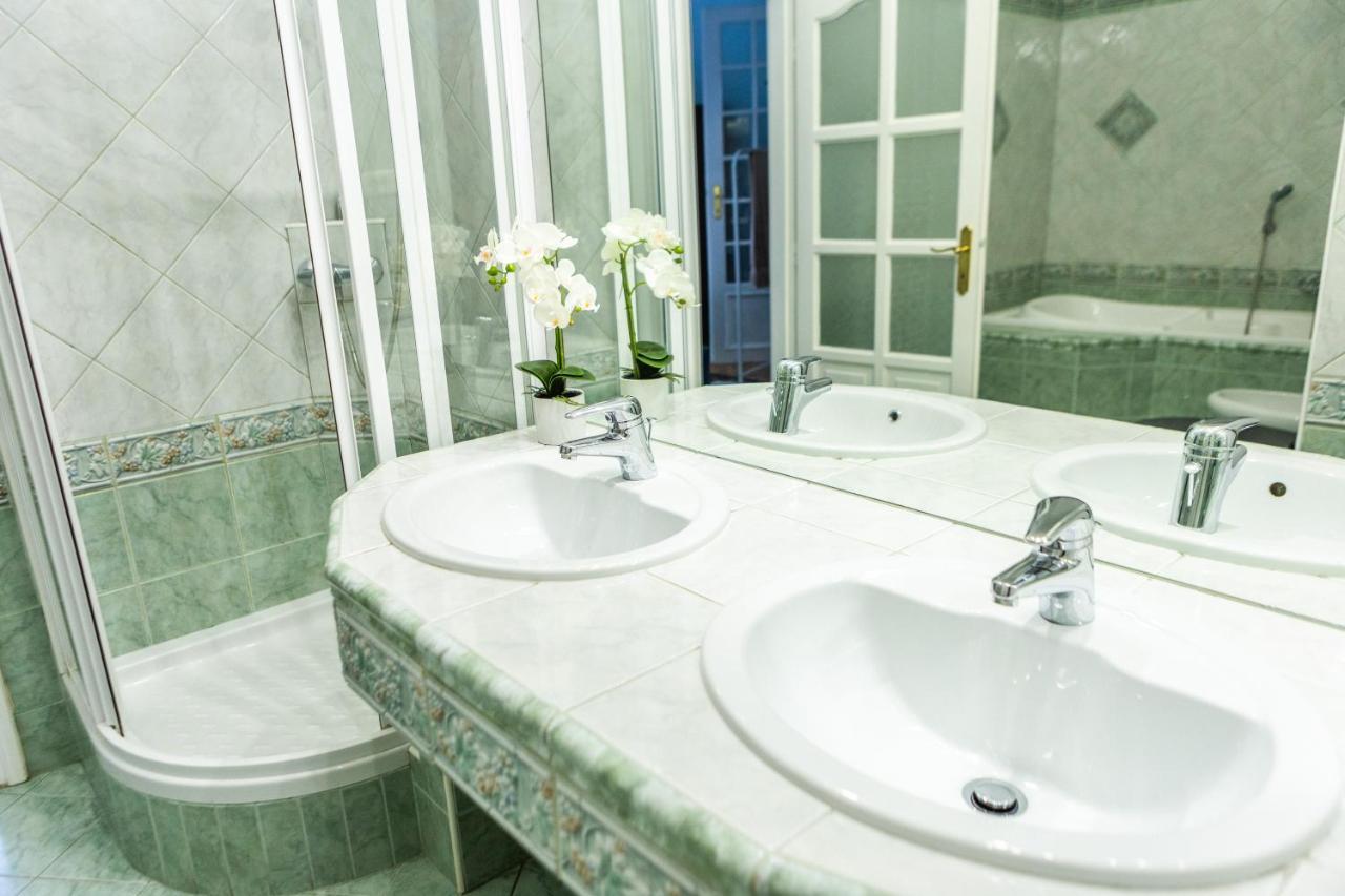 Luxury Downtown 3 Bedroom By Synagoge With Beautiful View *