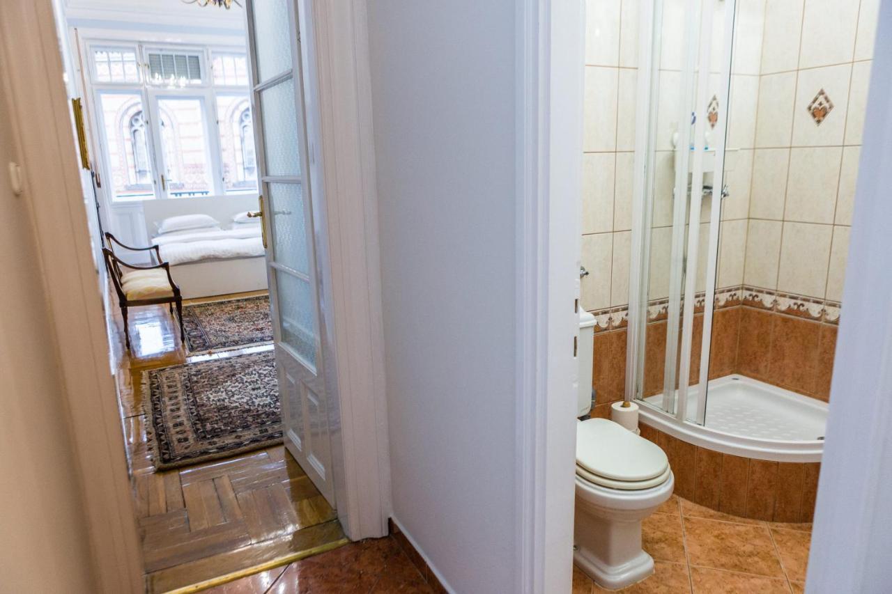 Luxury Downtown 3 Bedroom By Synagoge With Beautiful View * Budapeszt