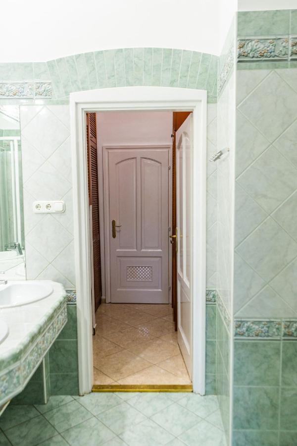 Apartament Luxury Downtown 3 Bedroom By Synagoge With Beautiful View