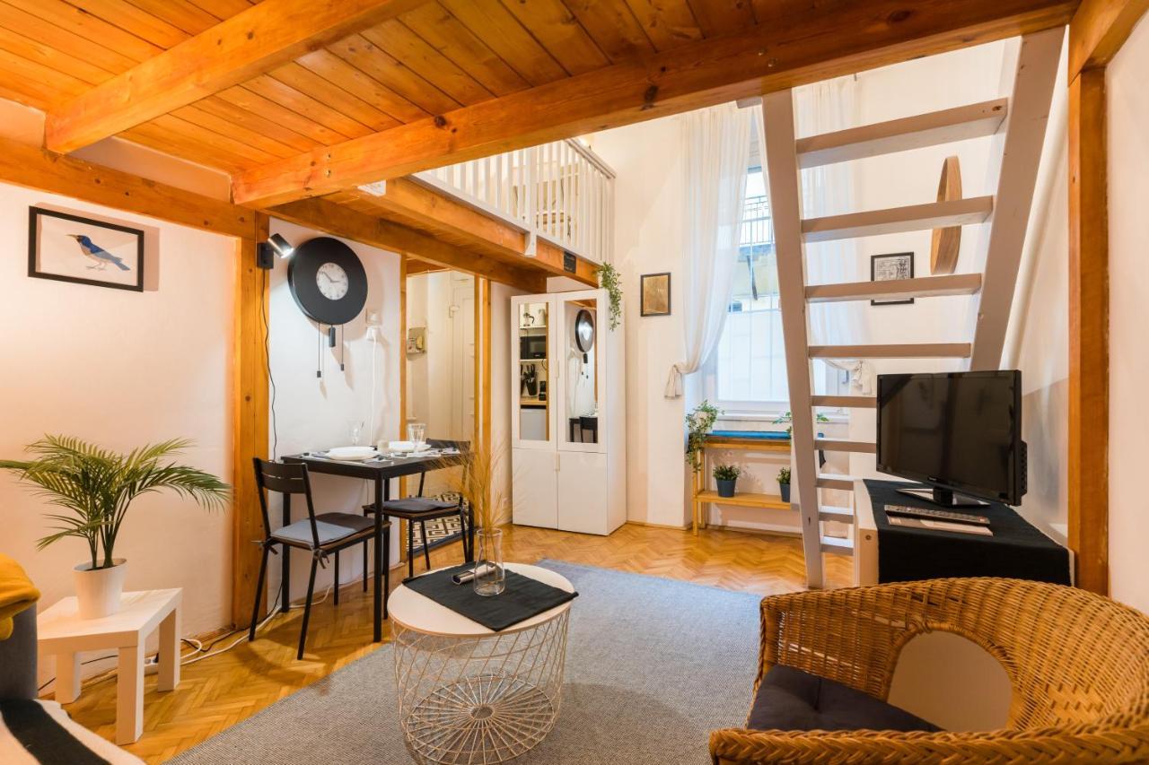Apartment Lovely Little Loft In The Heart Of Budapest