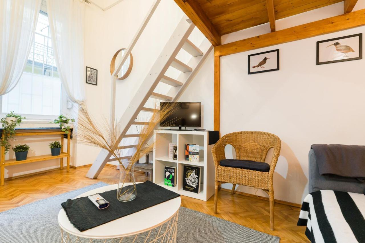 Lovely Little Loft In The Heart Of Apartment