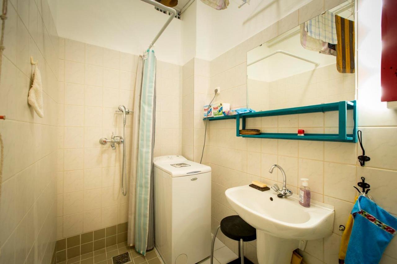 Cosy Art Flat Downtown Buda *