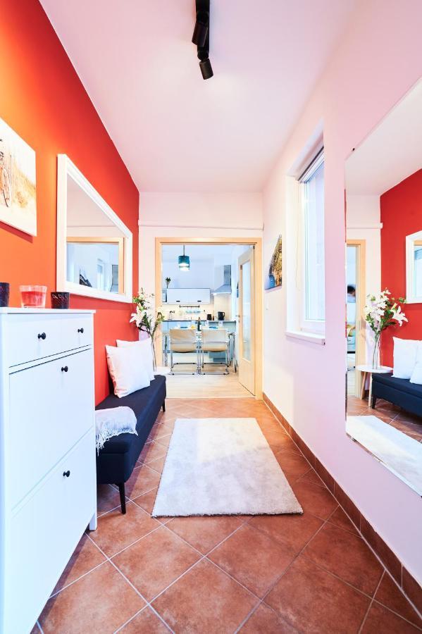 Feel Deluxe Corvin # Free Parking # Ac # Elevator Apartamento Budapest