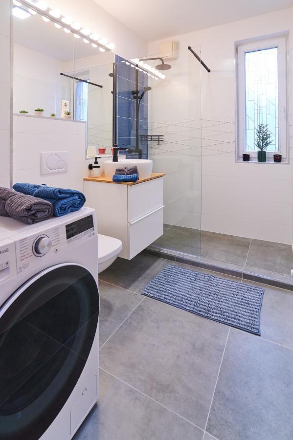 Apartamento Feel Deluxe Corvin # Free Parking # Ac # Elevator