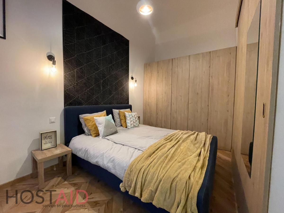 M10 - Hostaid Budapest