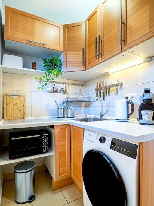 Rose Corner Apartment *