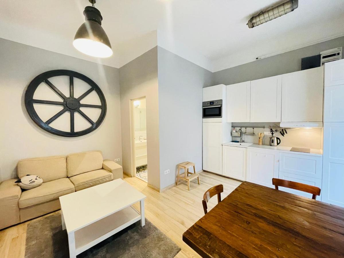 Apartamento Akacfa *