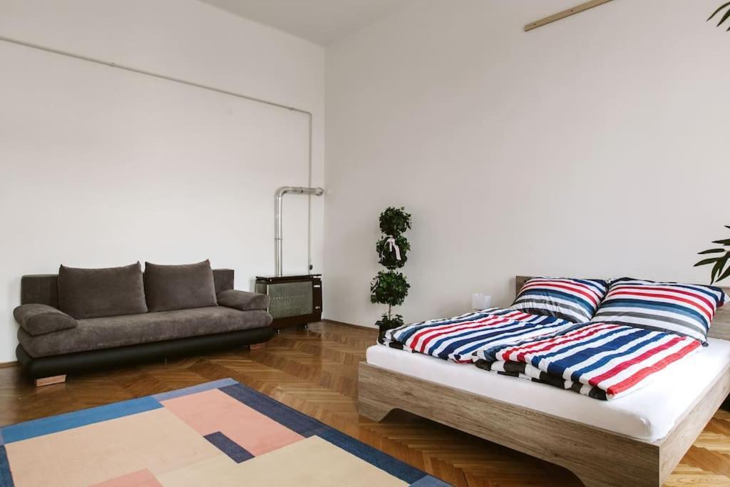 Gigantic Modern For Up To 10 Guests Next To Basilica! Apartamento *