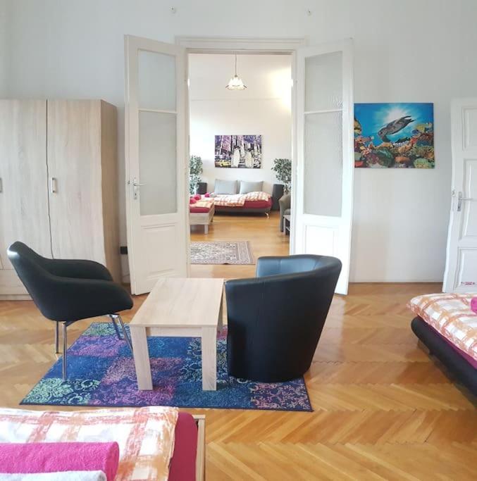 Gigantic Modern For Up To 10 Guests Next To Basilica! Apartamento