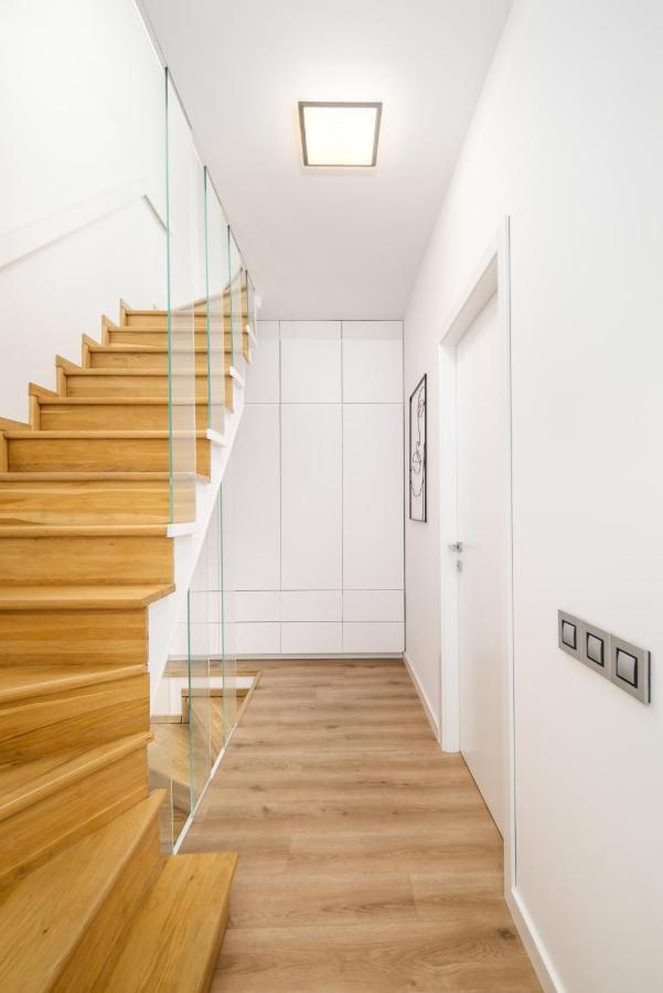 Apartament Triplex, Rooftop With Parlament View & Jacuzzi *