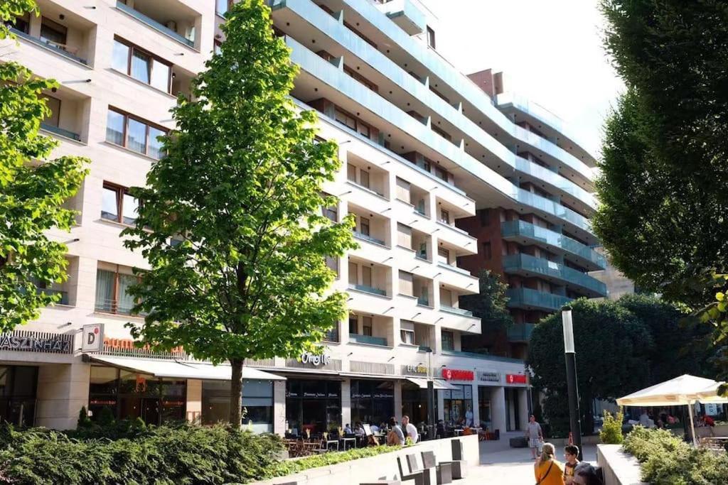 Corvin Cozy With Balcony309 *