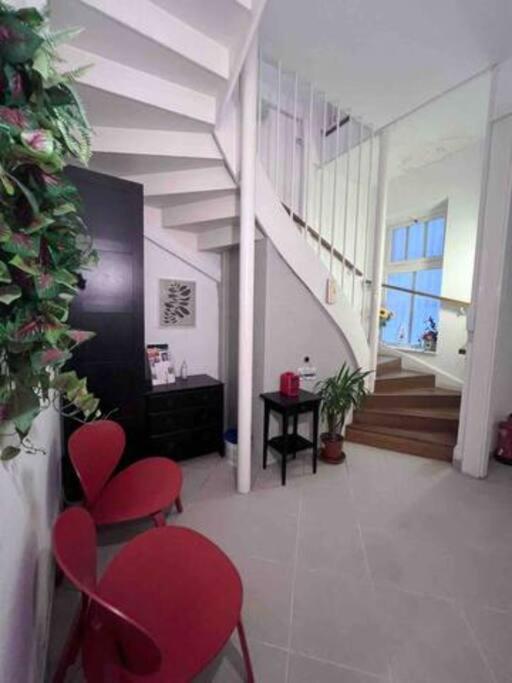 A3 Parliament Sunflower Cozy Budapest