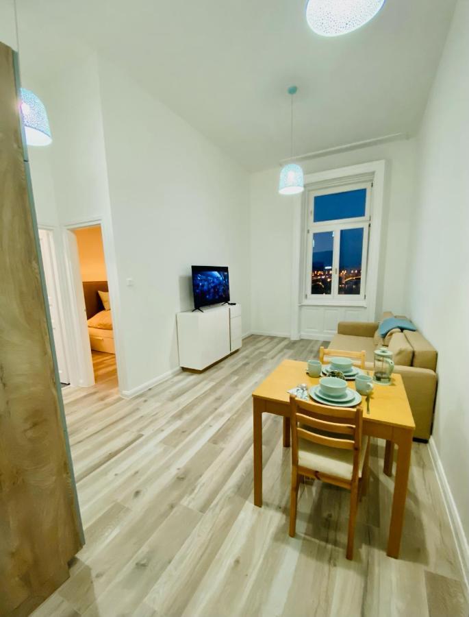 Danube Panorama Apartment *