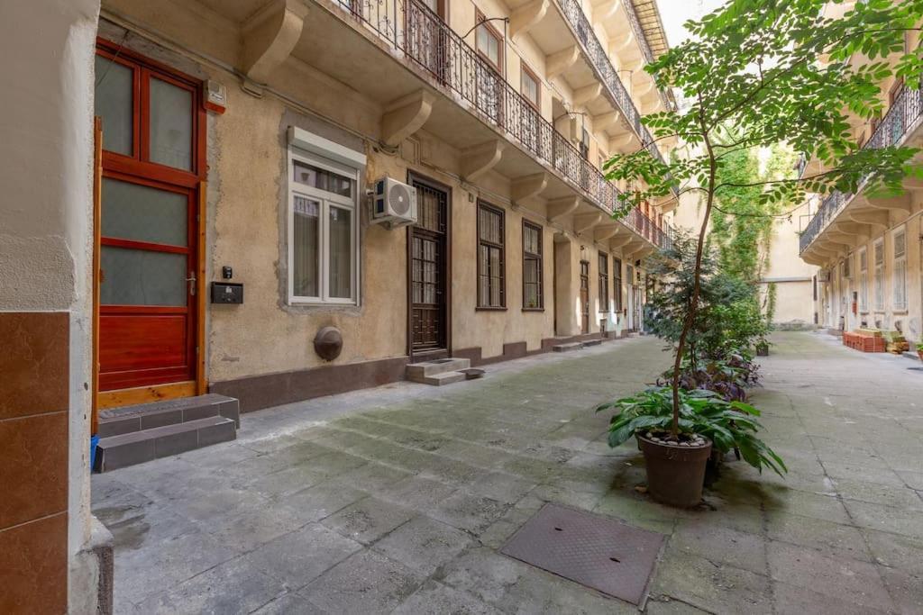 K5 Kis Apartment