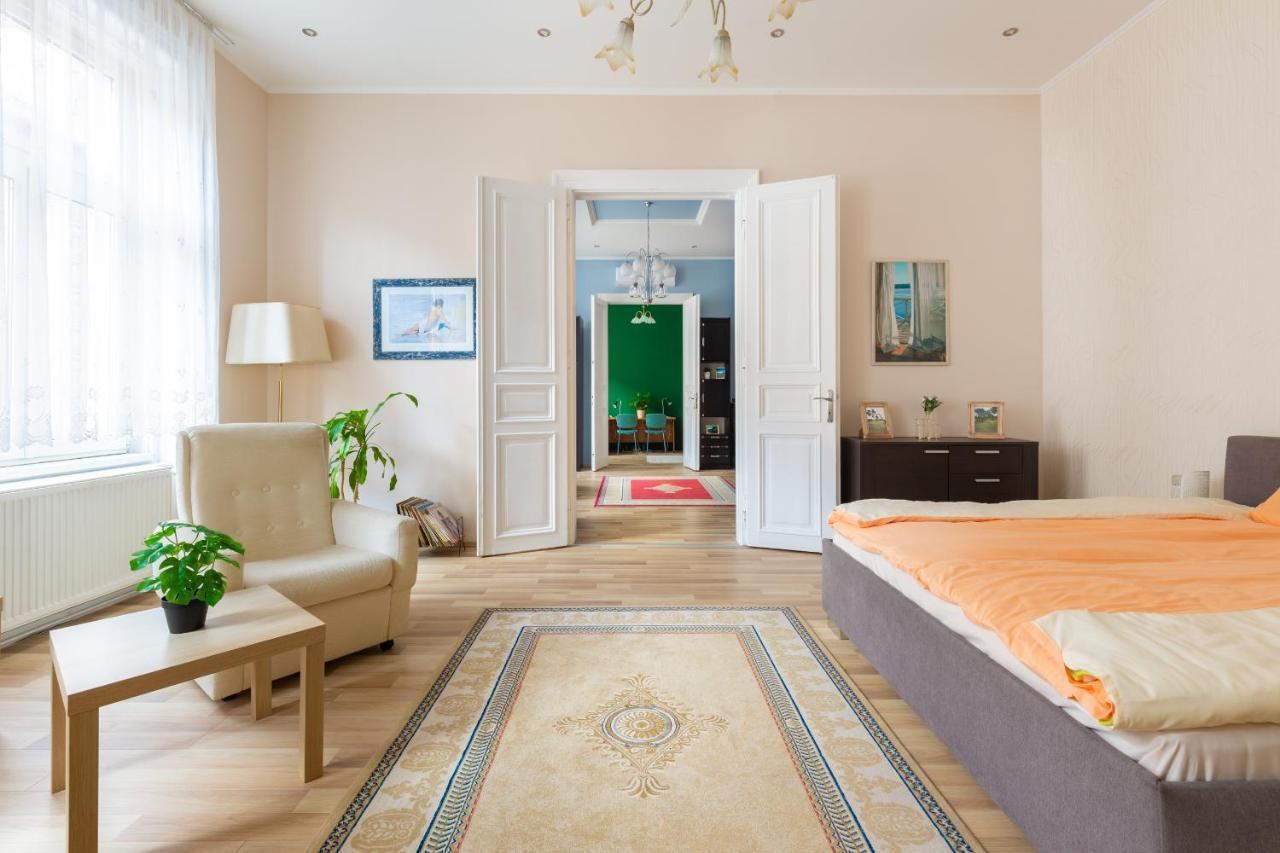 F24 Ferenc Apartamento