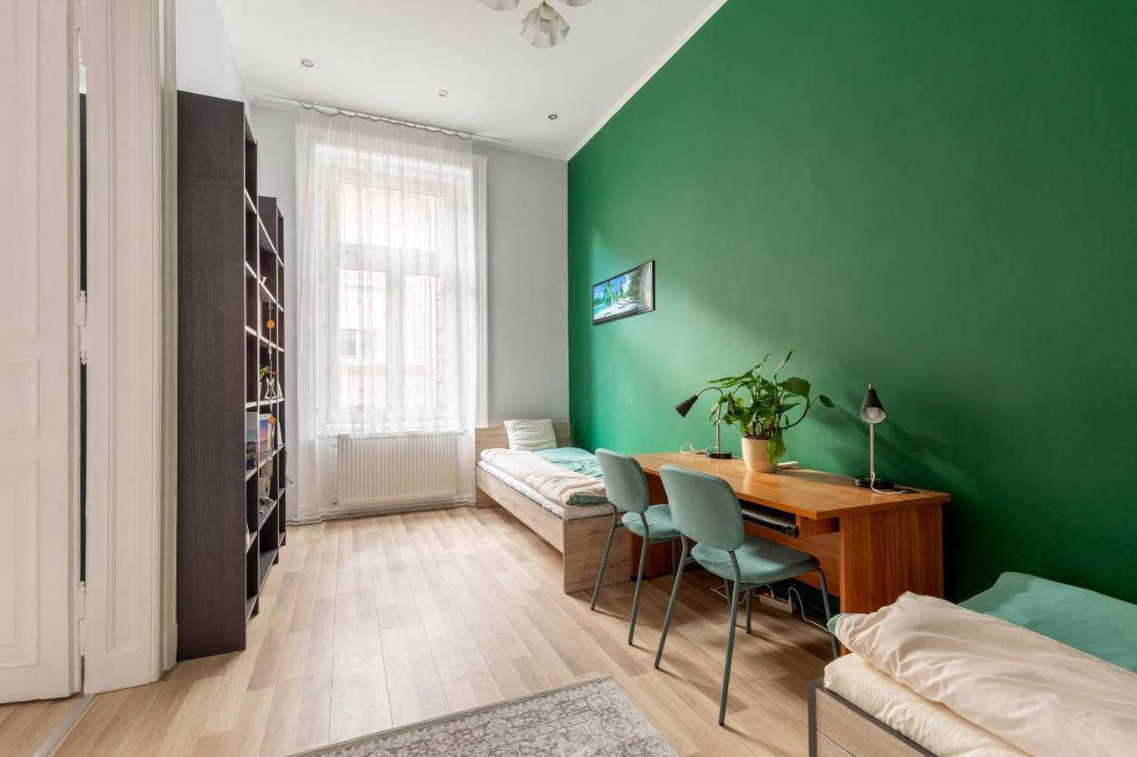F24 Ferenc * Budapest