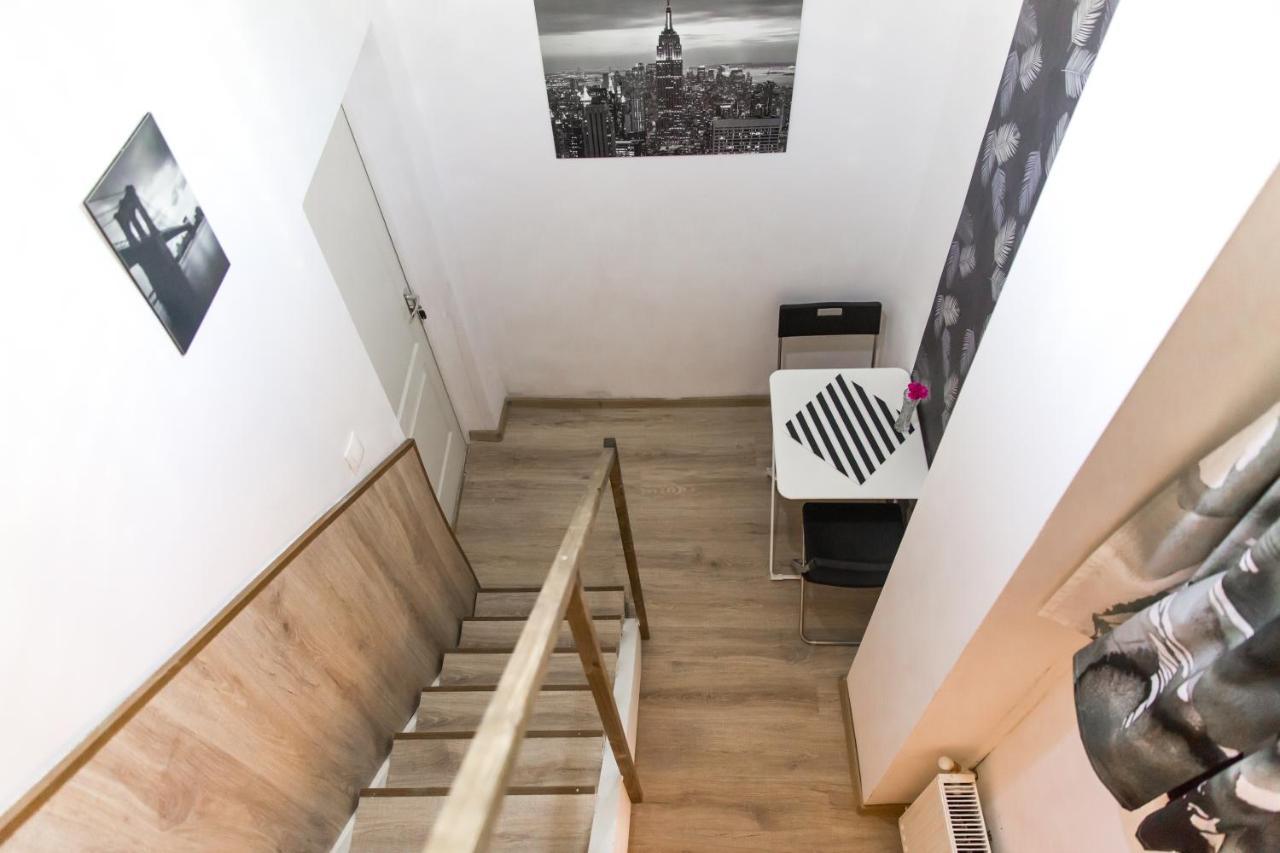 Central Budget Lofts *