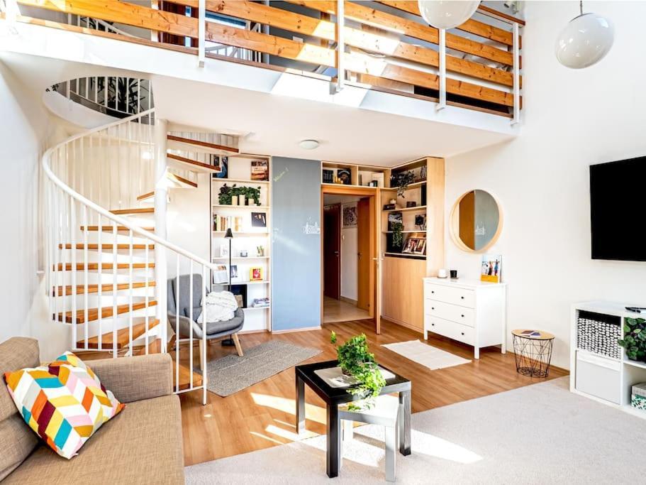 Rose Corner Apartment