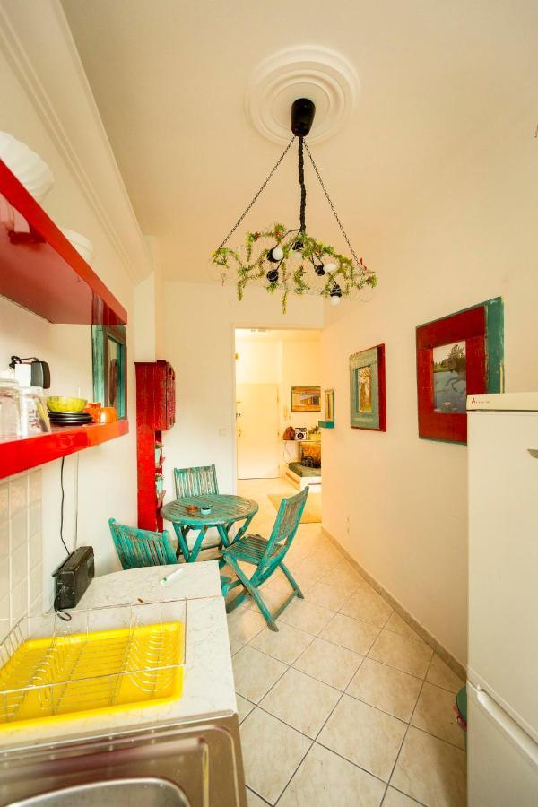 Cosy Art Flat In Downtown Apartmán