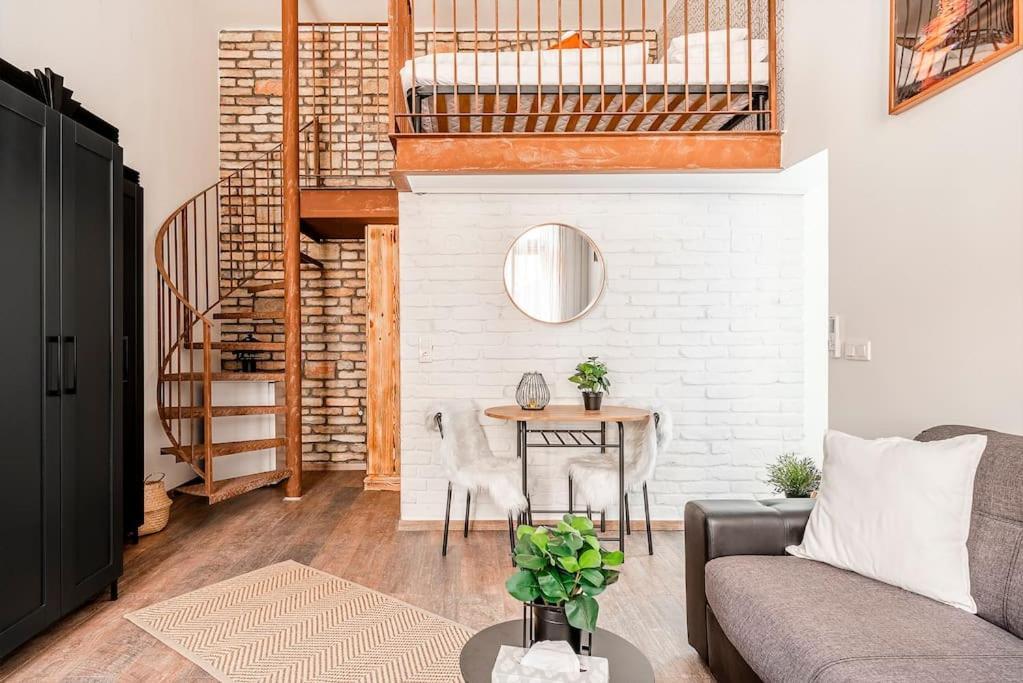 Brendon Design Apartment *