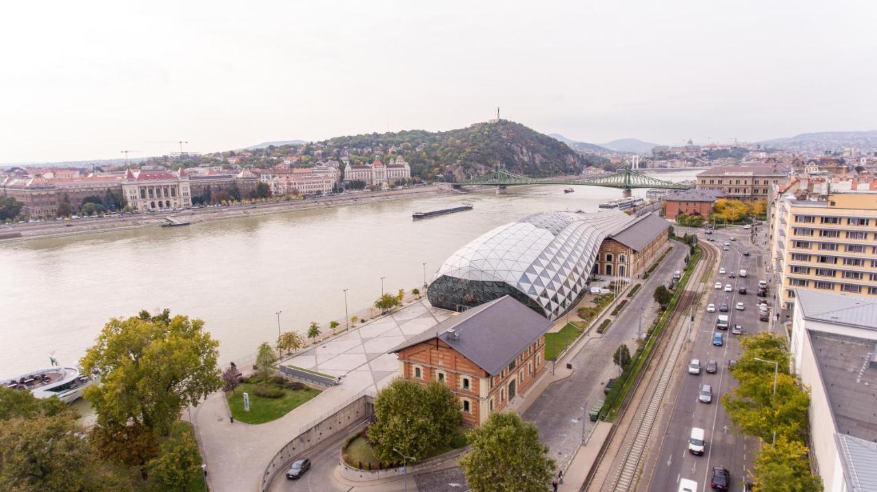 Of Közraktár Budapest