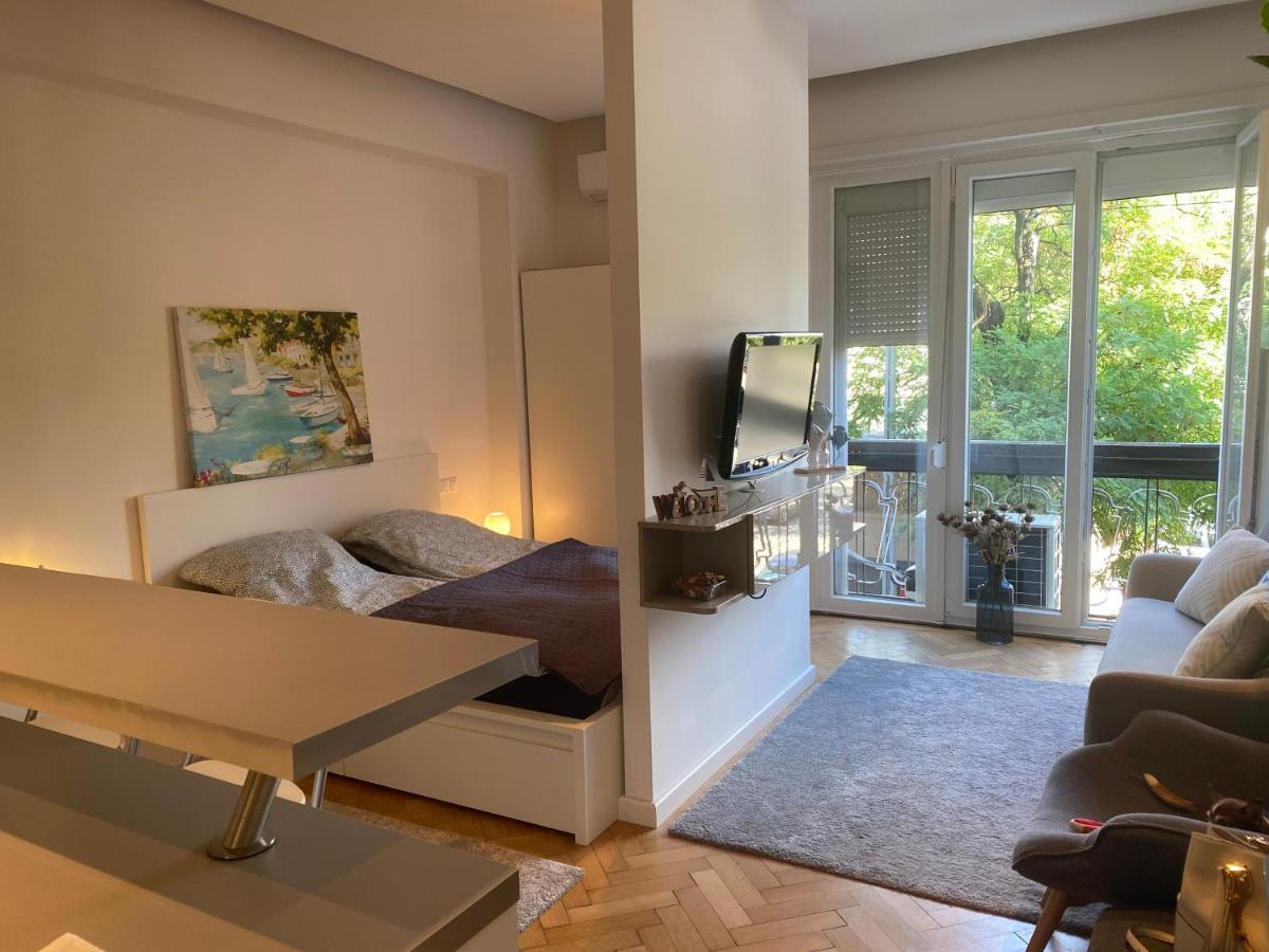 Blue Port In Ujlipotvaros With Free Parking Budapest