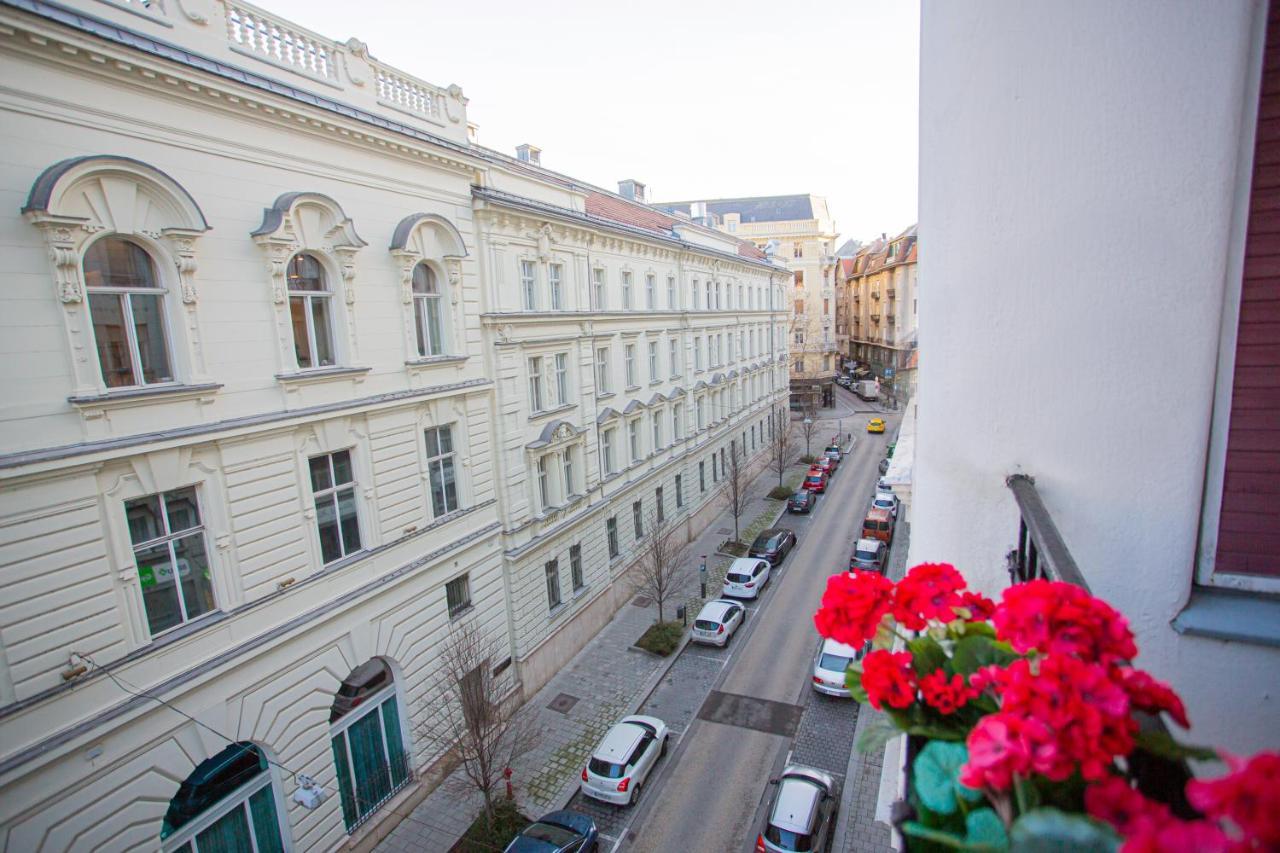 Vaci Street Budapeszt