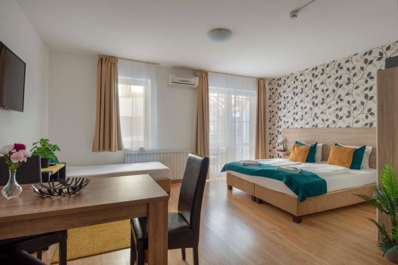 Prince Apartments 3*