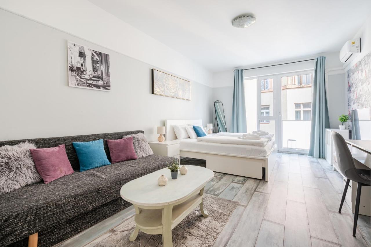 Blue Sky Apartment