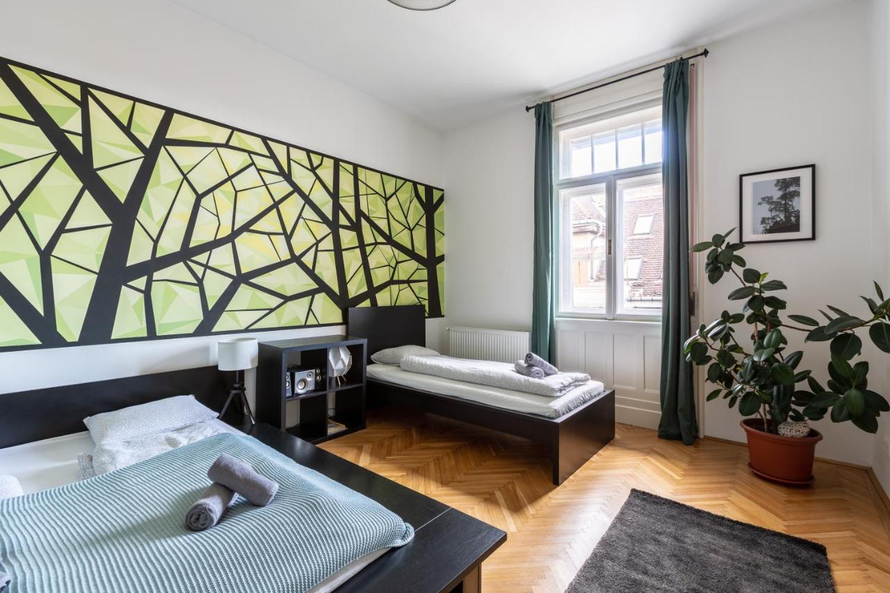 Apartmán Art Downtown Styled By A Local Designer *