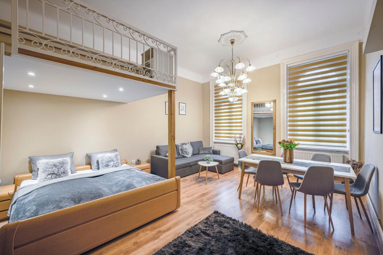 Corvin By Nw * Budapest