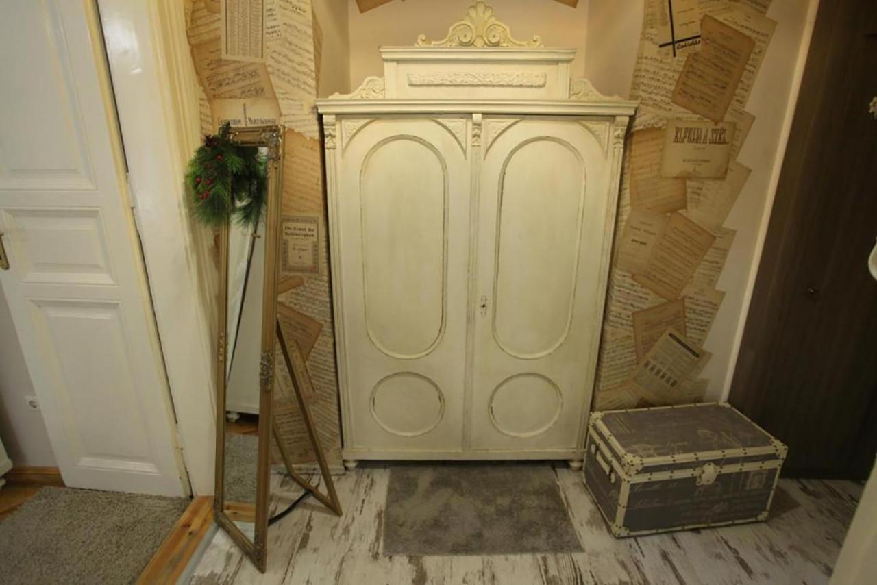 Vintage At Basilica Apartment *