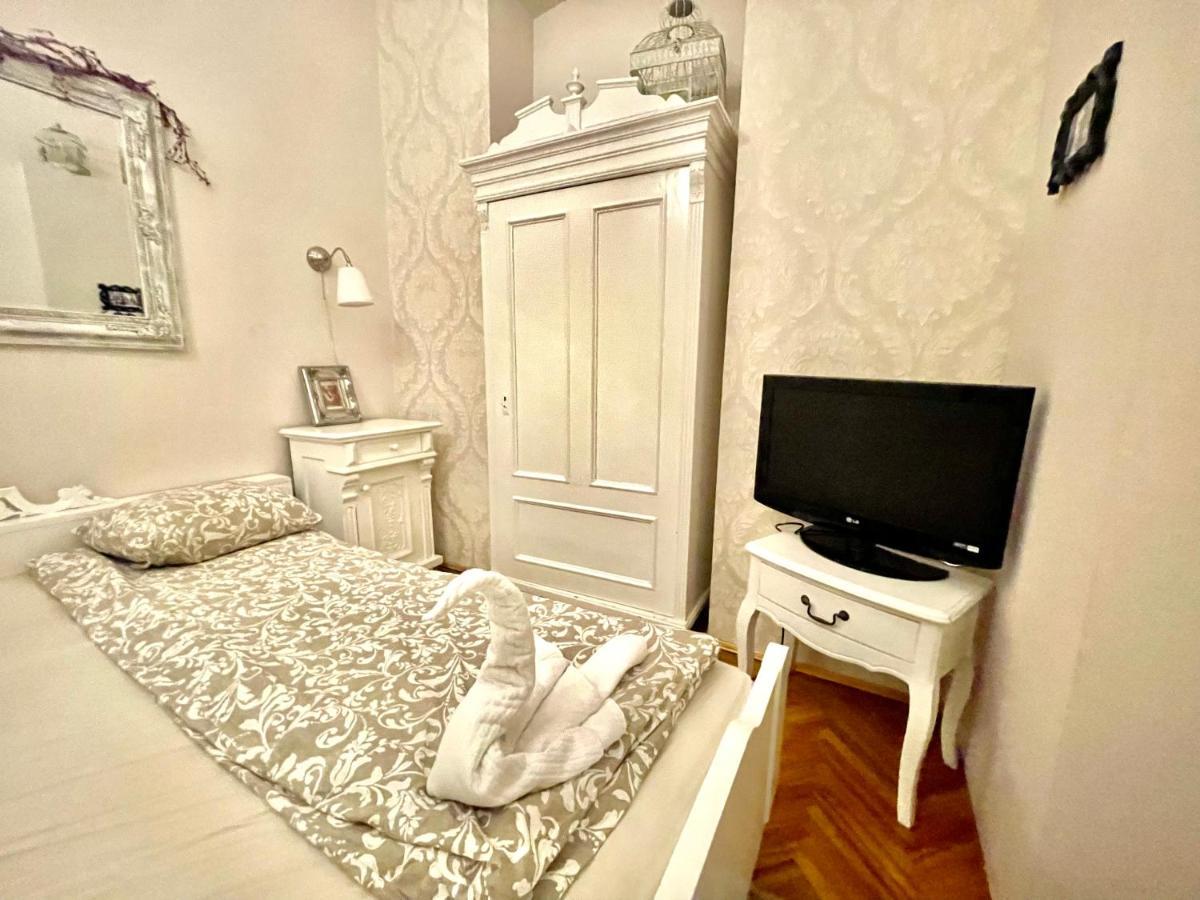 Vintage At Basilica Apartment
