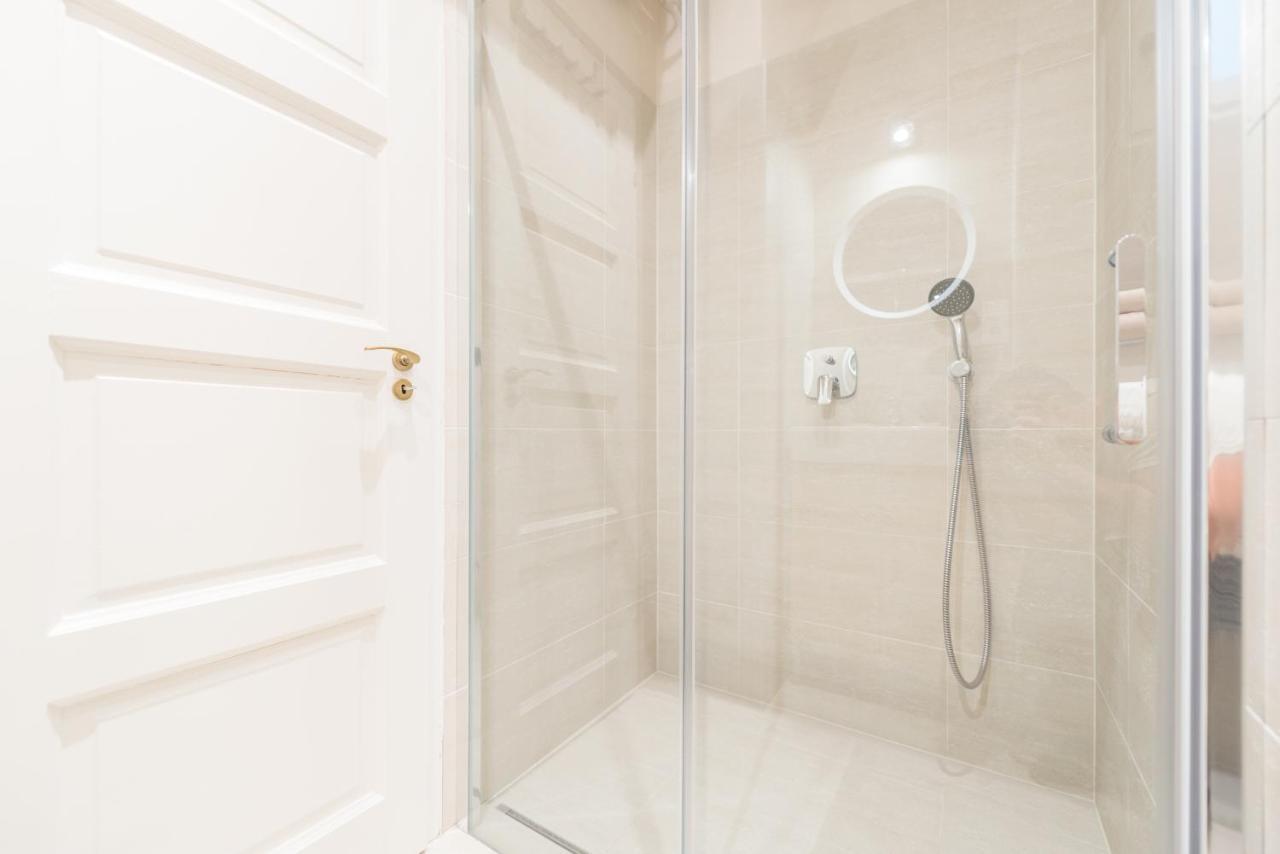 Downtown Heart 3 Bdr, 2 Bath, A/c Apartamento Budapest