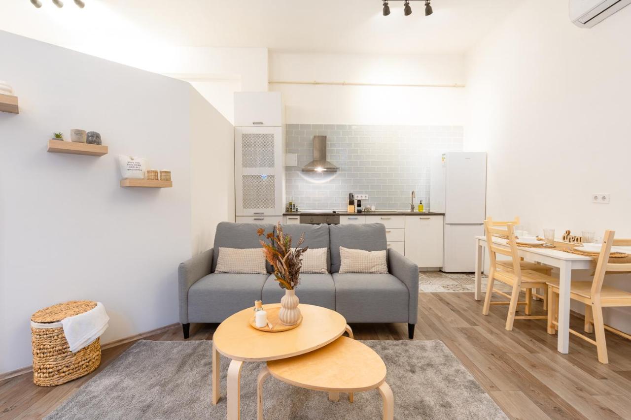 Home-away From @central Bp * Budapeszt