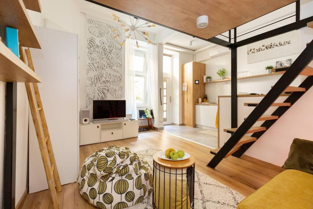 Stylish And Smart In The Center Budapest